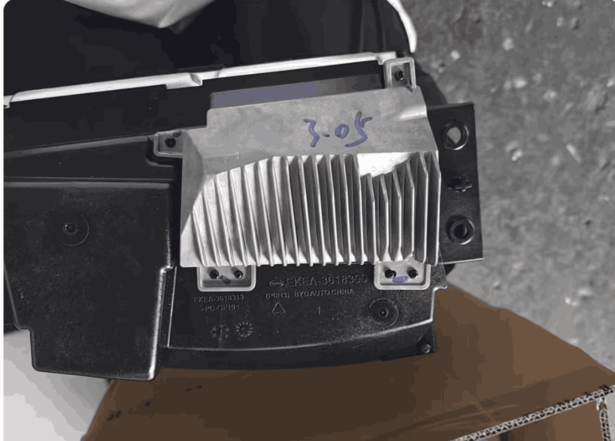 Xevaban.com ở 214 Giải Ph&oacute;ng l&agrave; đơn vị chuy&ecirc;n cung cấp phụ kiện oto, đồ chơi oto,&nbsp;đồ chơi byd seal,&nbsp;phụ kiện byd seal, xevaban, 214 giải ph&oacute;ng, hud k&iacute;nh l&aacute;i ch&iacute;nh h&atilde;ng seal, hud hiển thị tốc độ seal, m&agrave;n h&igrave;nh hud hiển thị tốc độ seal.